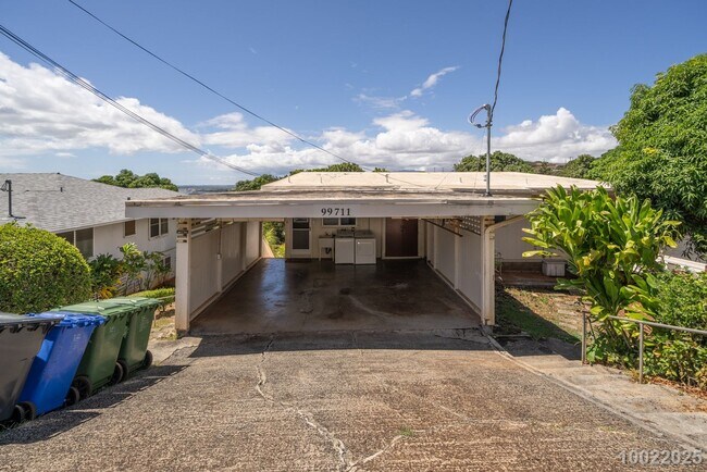 Photo - Partially Renovated Upstairs 3 BD 1 BA home in Aiea ($300 off the first month’s rent if moved in ...