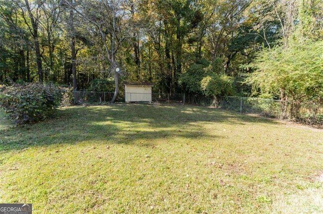 Photo - 547 Westmeath Dr SW