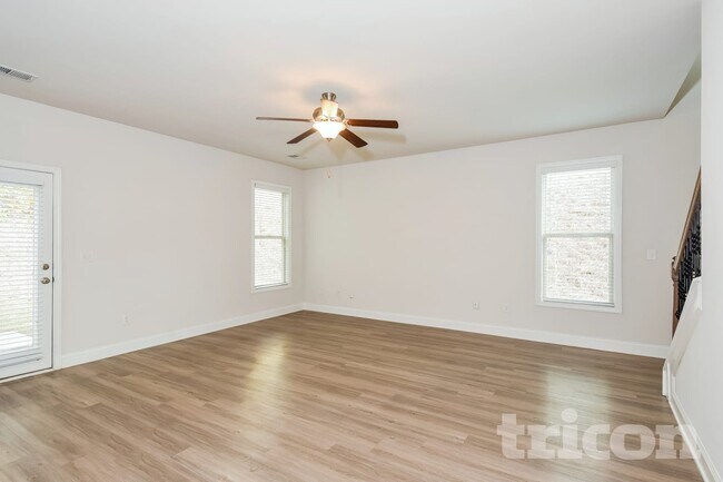 Photo - 91 Limerick Wy