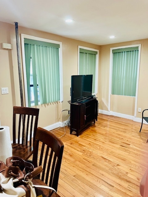 Photo - 967 Kent Ave Unidad # 1