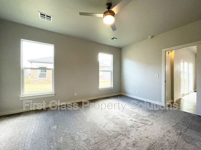 512 NW 176th Terrace