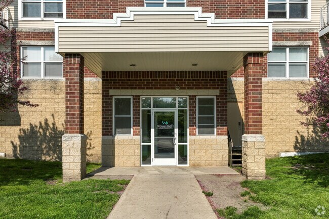 Entrance - Heritage Bluff Apartments LLC