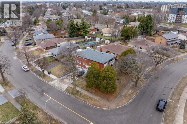 Photo - 35 Shaftsbury Dr Unité BSMNT