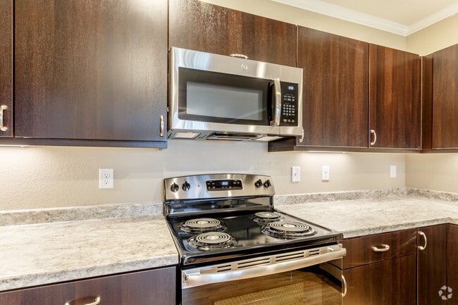 2BD, 2BA - 1175 SF