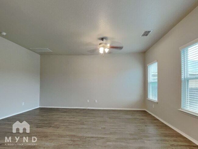 Photo - 4019 Turning Pine Edge