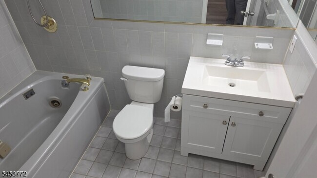 41 Wilson Ave Unit 4K