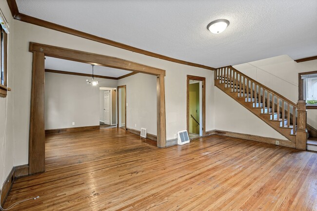 Photo - MUST SEE 5BD/2BA in Como near U of M! Avail. 9/1/26