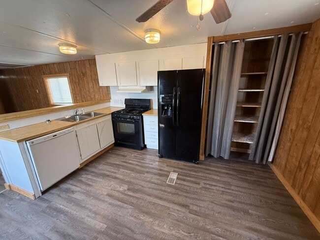 Photo - 3 Bed 2 Bath Fully Remodelled Mobile Home ...