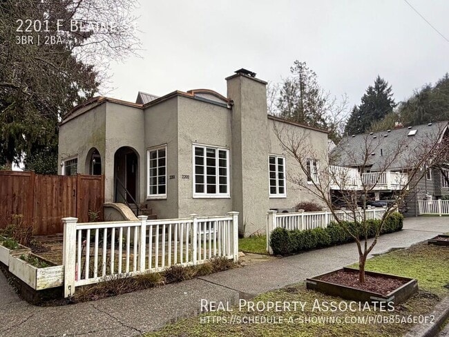 Building Photo - 2201 E Blaine St