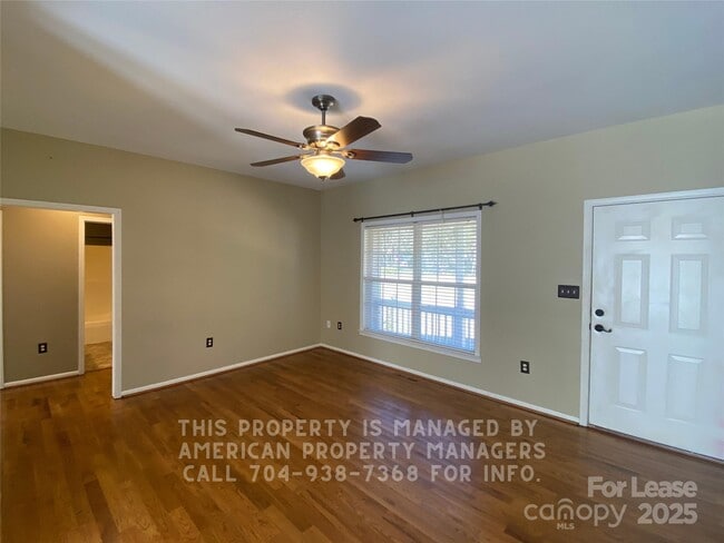 Photo - 735 Kluttz St