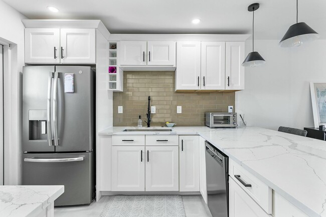 Photo - 330 N Federal Hwy Unit 211