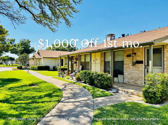Building Photo - 2 bed, 2 bath, 2 Car Garage, 1-story