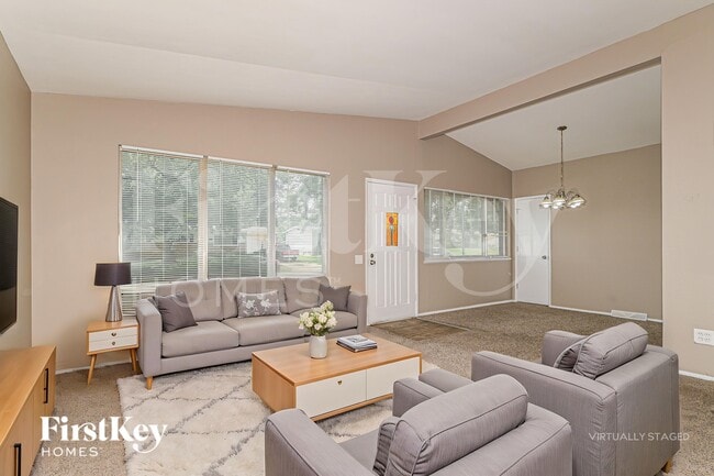 Photo - 2560 Pheasant Dr