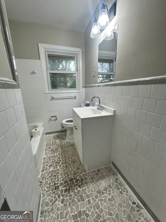 Photo - 1865 Vicki Ln SE