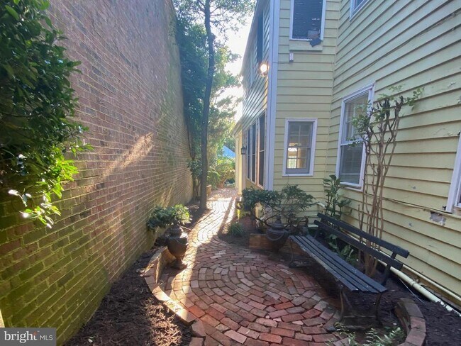 Photo - 711 S Fairfax St