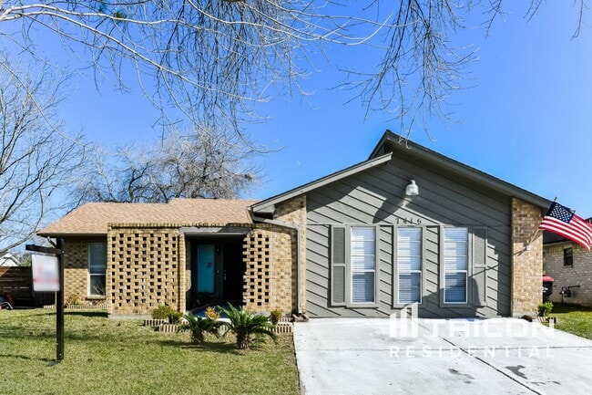 Building Photo - 7415 Cortes Dr Rental