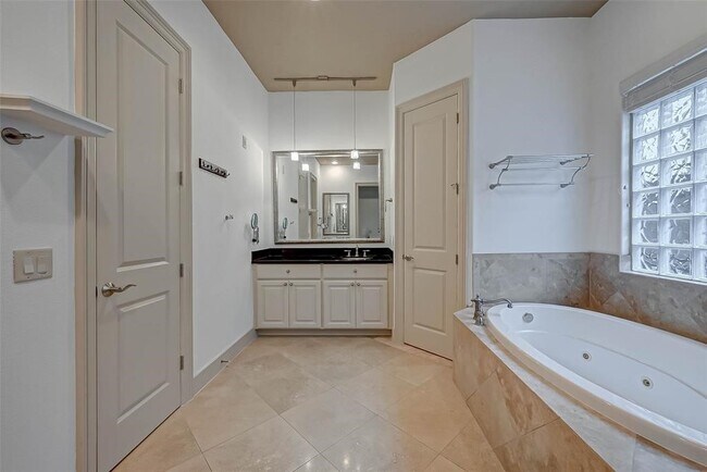 Photo - 11207 St Laurent Ln
