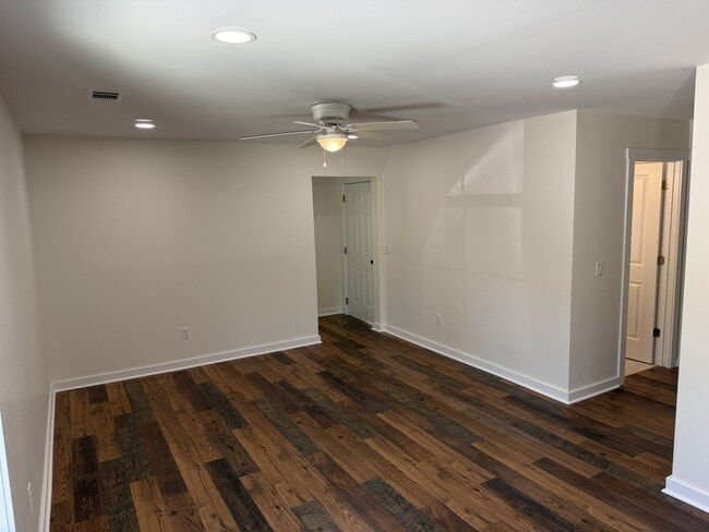 Photo - 414 6th St E