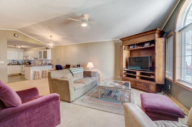 Photo - 137 Bridgewater Trl