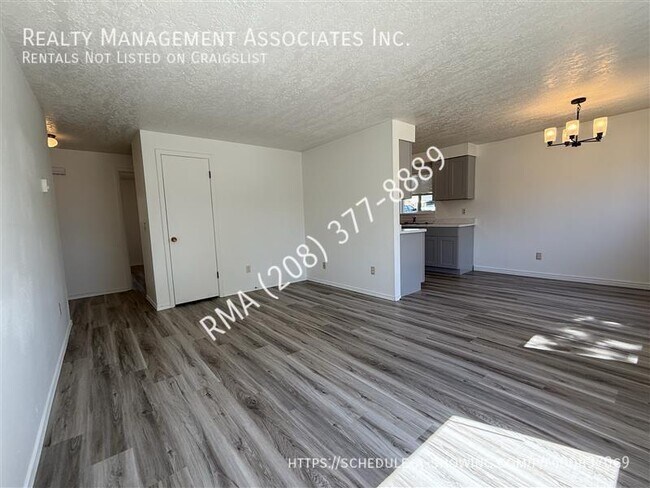 Photo - 1937 Hailey Ln