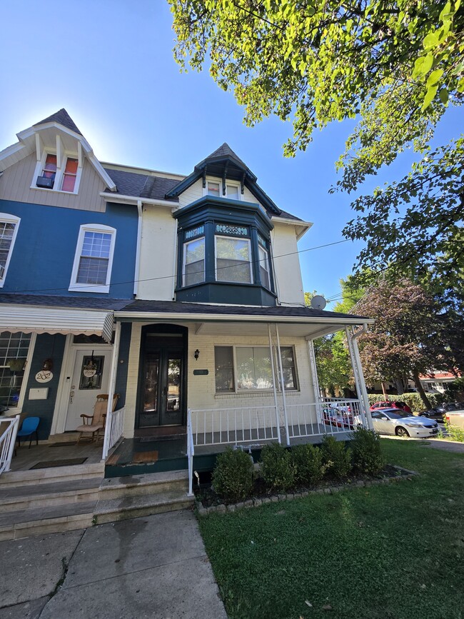 Photo - 200 Windsor St Unit 1
