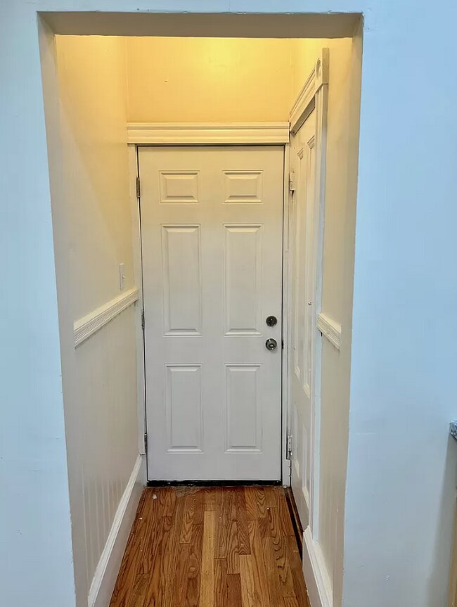 Photo - 2 Bedroom/ 1 Bath Apartment Available Unit 1