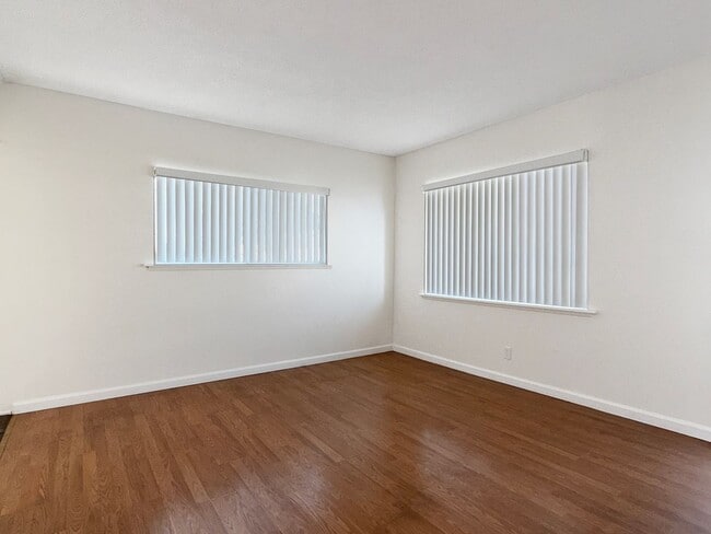 Photo - 345 E Louise St Unit 02