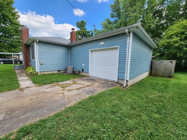 Photo - Spacious 3-Bedroom, 1-Bathroom Home AVAILABLE NOW!!
