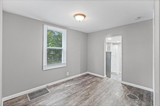 Photo - 675 Main St Unit 2