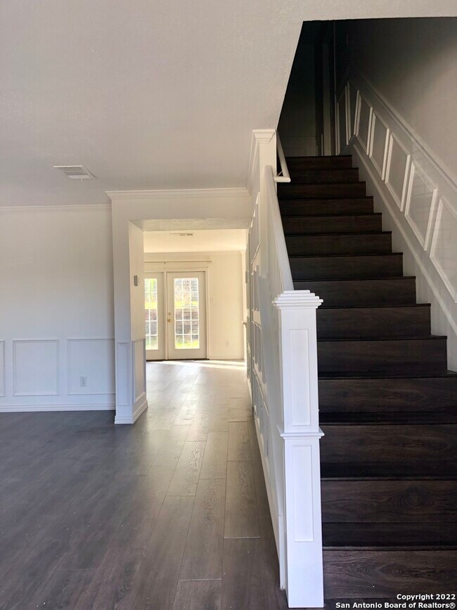 Photo - 8514 Coppermine-