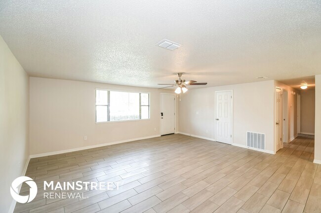 Photo - 2771 Winchester Ave