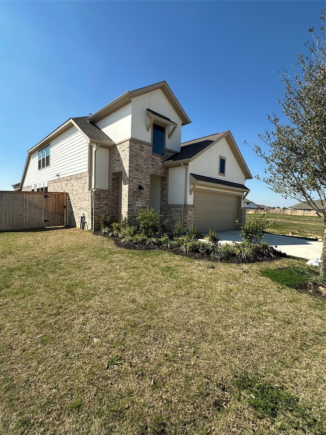 Photo - 206 Mercury Sky Rd