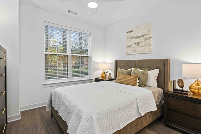 Photo - Venture at Long Shoals