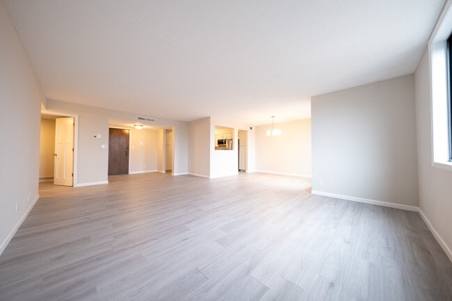 Photo - 7200 York Ave S