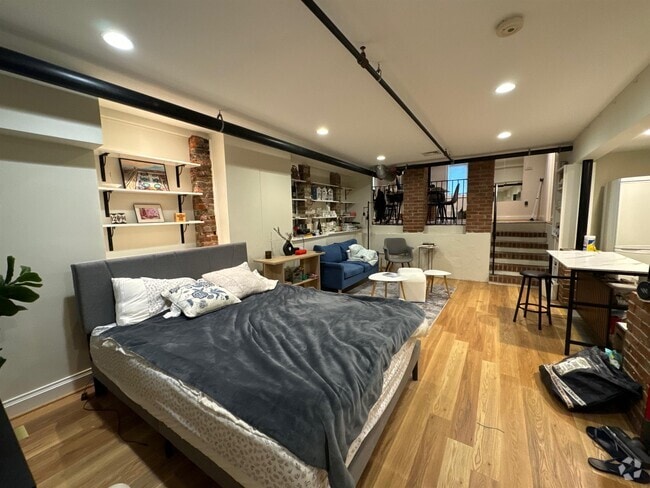 Building Photo - 1110 Massachusetts Ave Unit 1 Rental