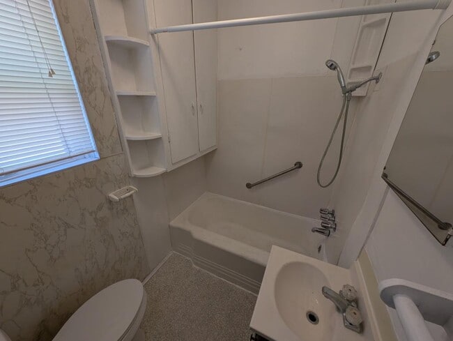 Photo - 516 Walnut St