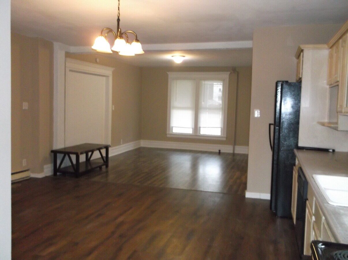 Photo - 705 E Dominick St Unit 1