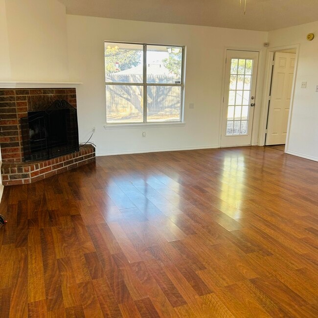 Photo - 6114 10th St