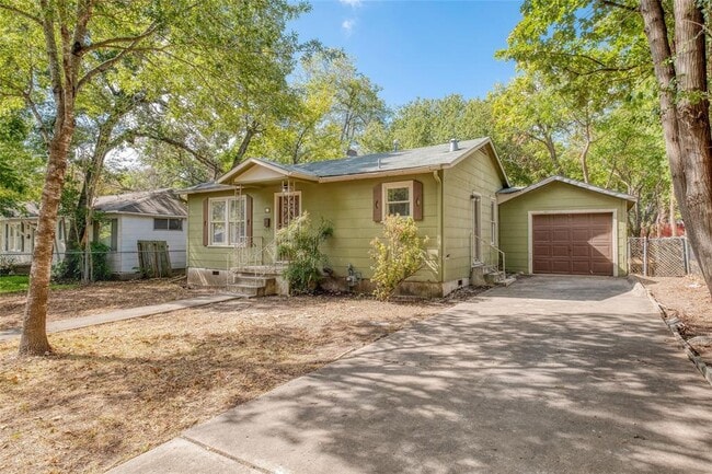 Photo - 611 Genard St