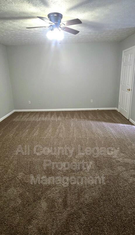 Photo - 700 Rosehip Ln Unit B