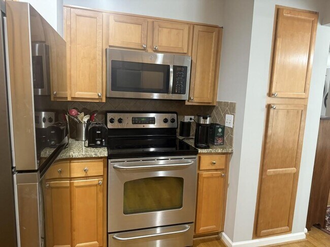 Photo - 54 La Rue Pl NW