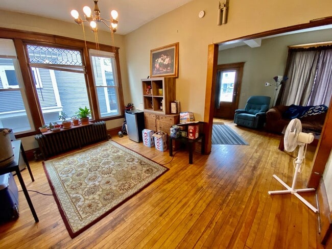 Photo - SPACIOUS 4BD House near U of M & Dinky Town! Avail. 9/1/26!