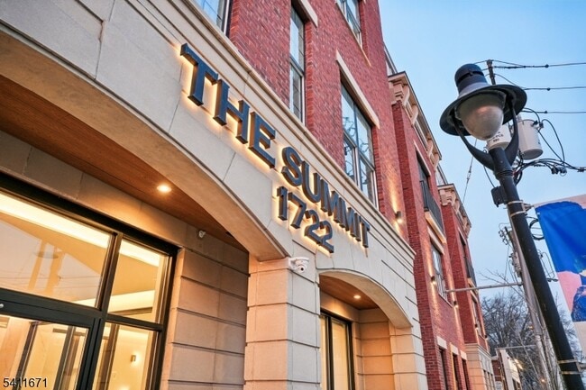 Photo - 1722 Springfield Ave Unidad 402