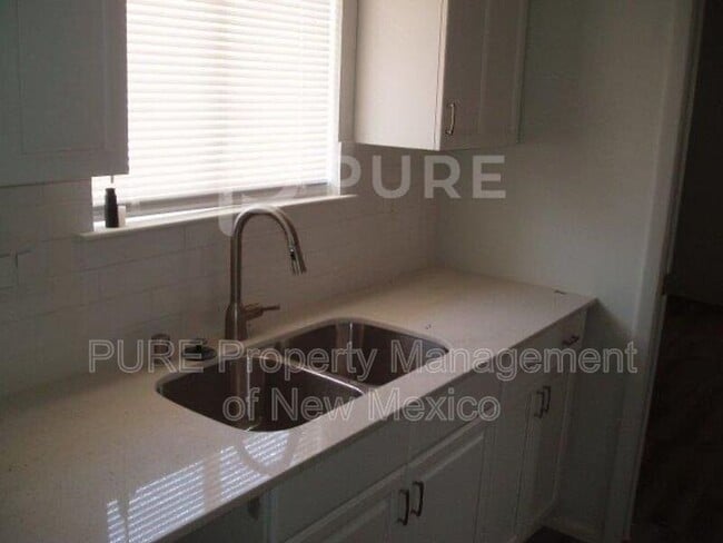 Photo - 6216 Leslie Pl NE