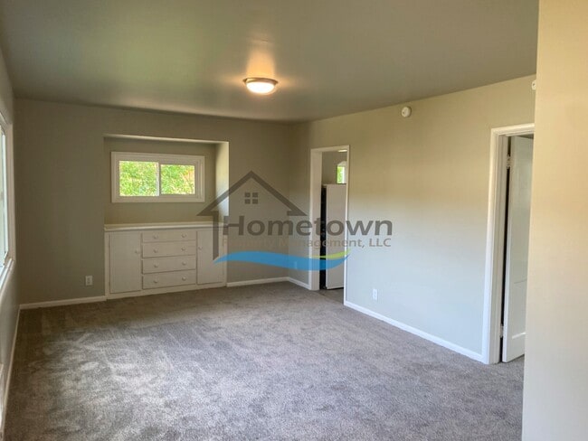 Photo - Beautiful 1 Bedroom 1 Bath Home with Detached Garage Available in Smelterville!