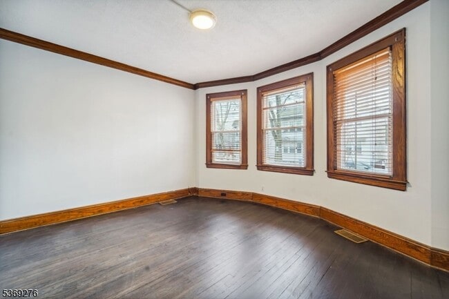 Photo - 410 E Kinney St