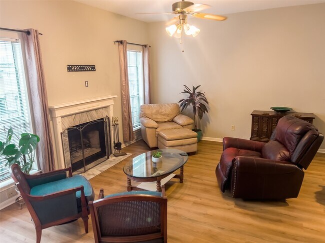 Building Photo - 3212 Holly Hall St Unit 3212 Rental