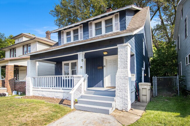 Photo - 805 Miner St