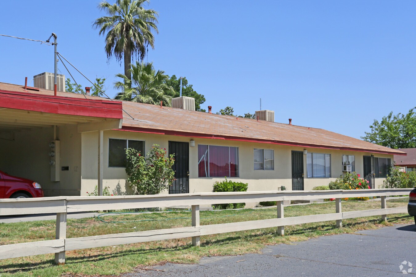 Hacienda Ranch Apartments - Hacienda Ranch Apartments