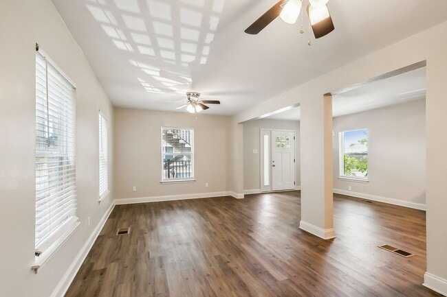 Photo - 2084-2086NRoch Unidad 2084